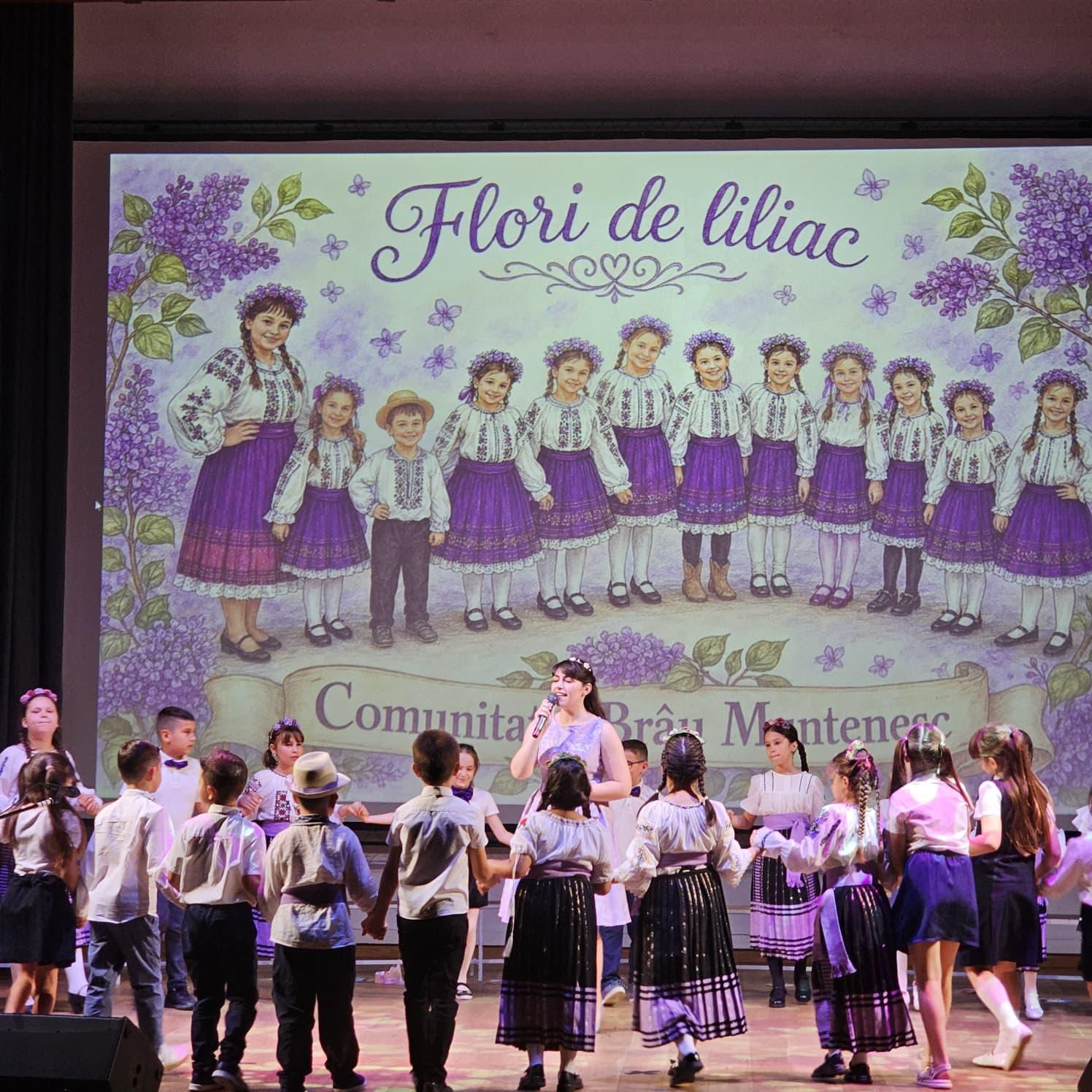 Primii pași pe scenă ai grupei „Flori de Liliac”