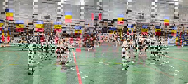 Ansamblul „Mugurasii dintre vii” din Valea Calugareasca la Mica Unire – Sezatoare la gura sobei